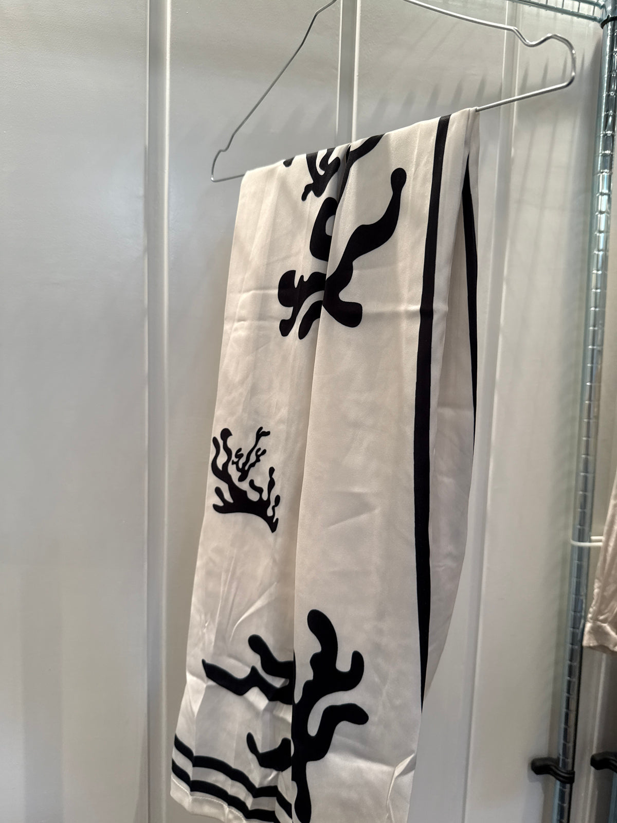 Black & White Set