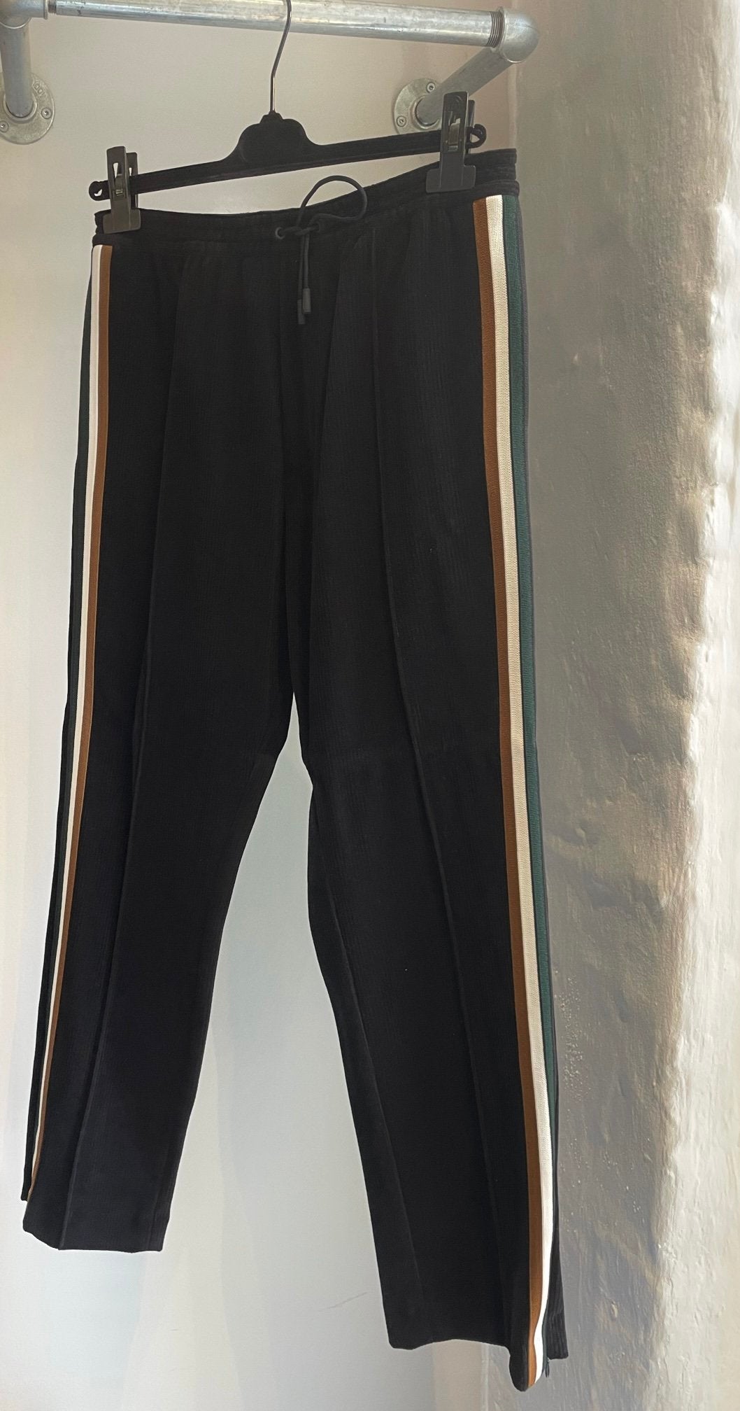 Dsquared2 bukser sort forfra