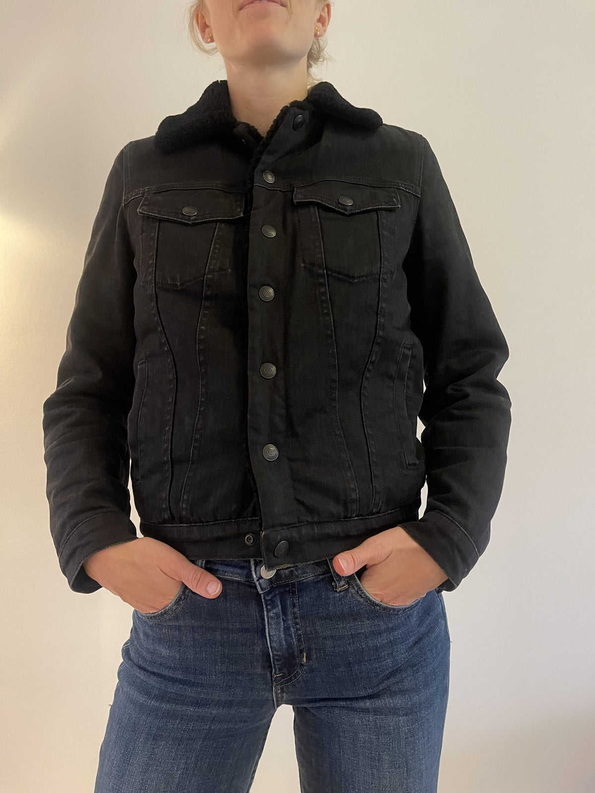 Proenza Schouler Jakke sort foret denim på model forfra lukket