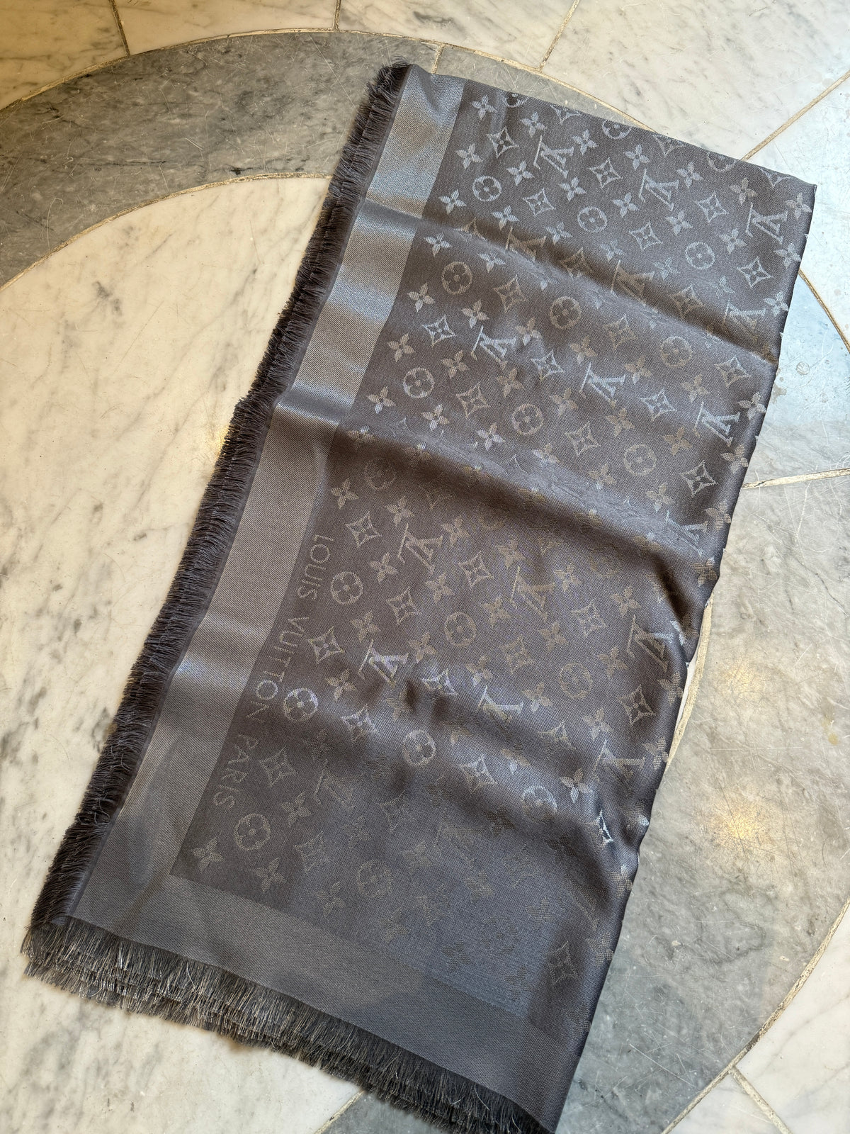 Louis Vuitton Shawl Monogram Scarf