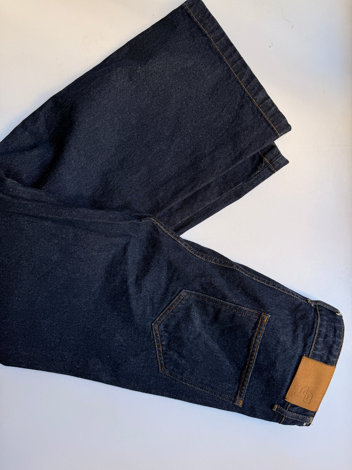 Oval Square Jeans