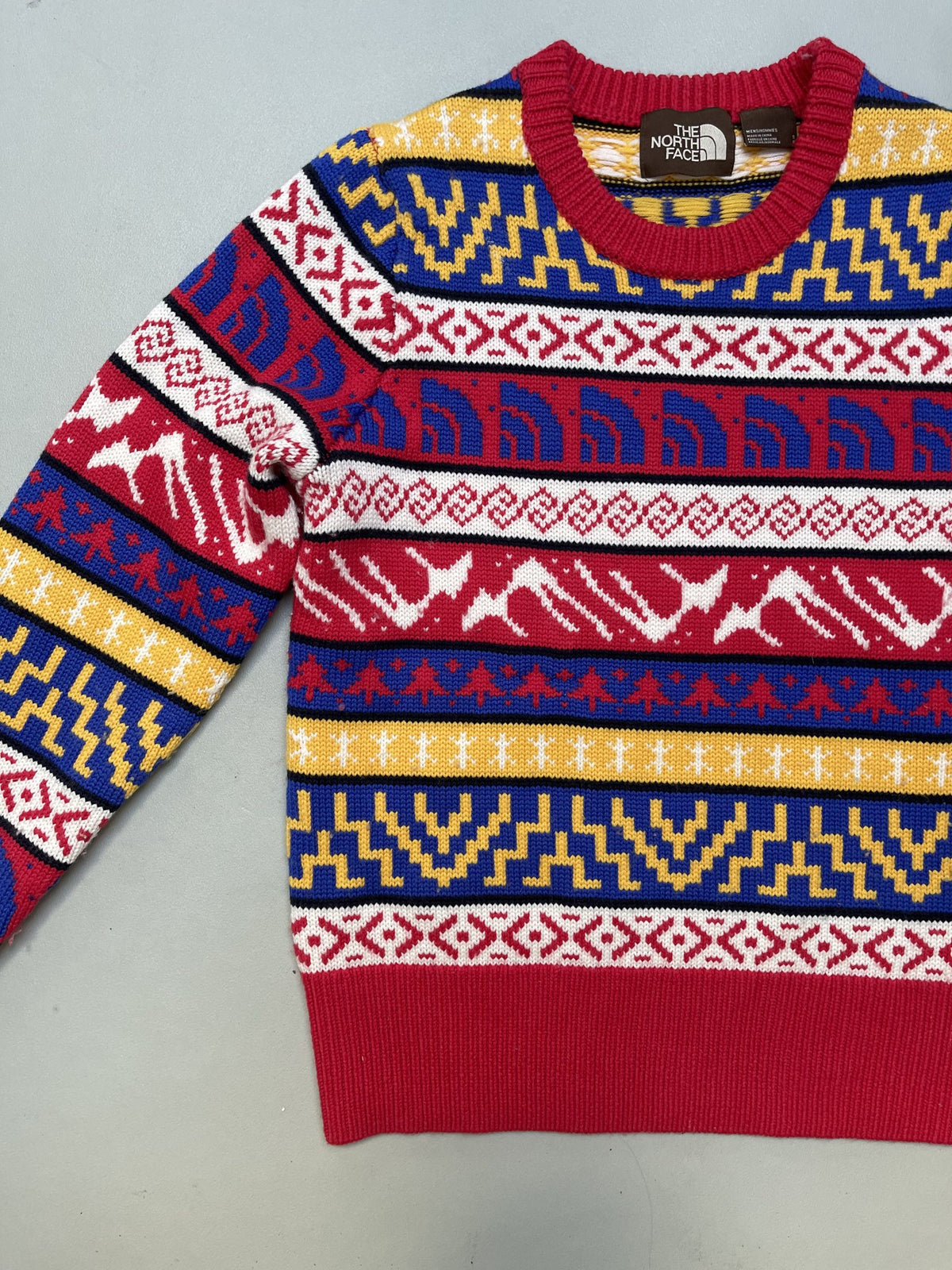 North Face sweater mønstret oppefra