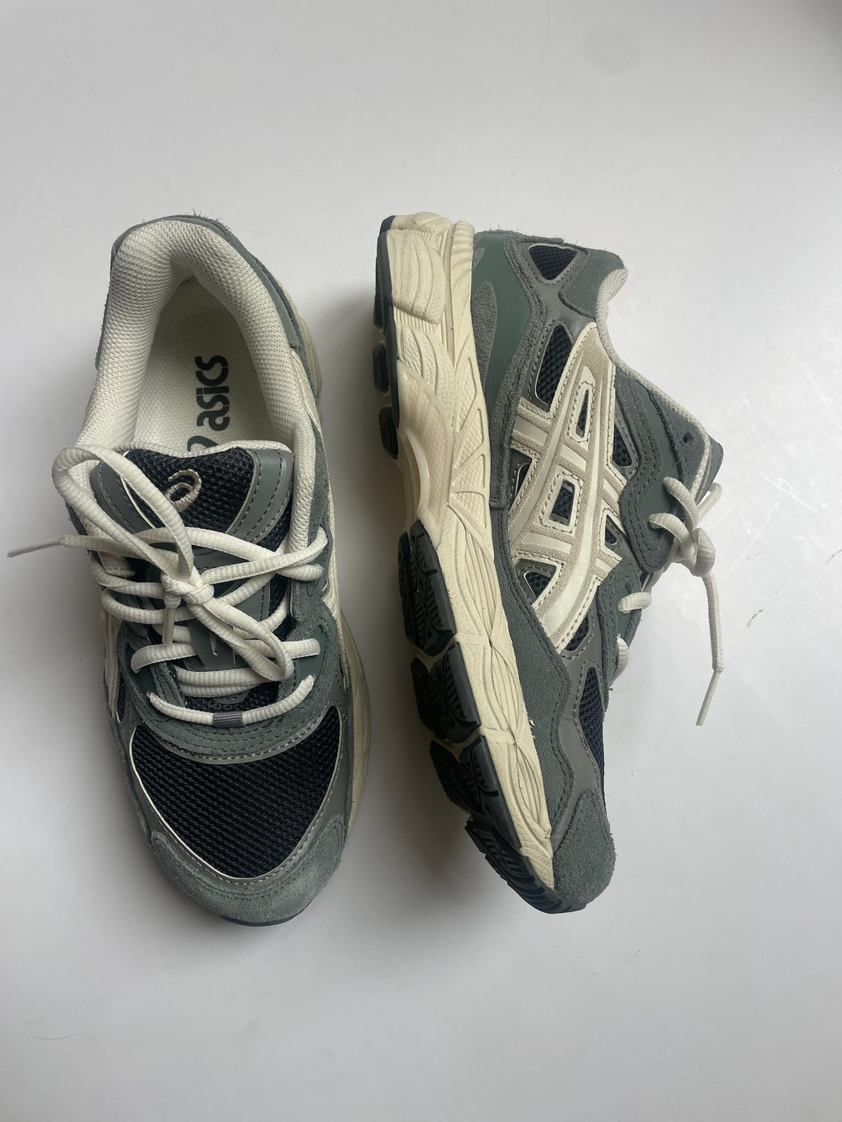 Asics Sneakers