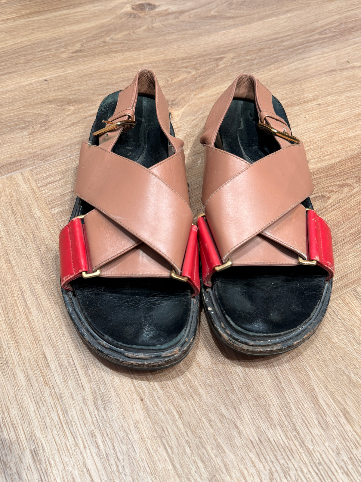 Marni Fussbett Sandals