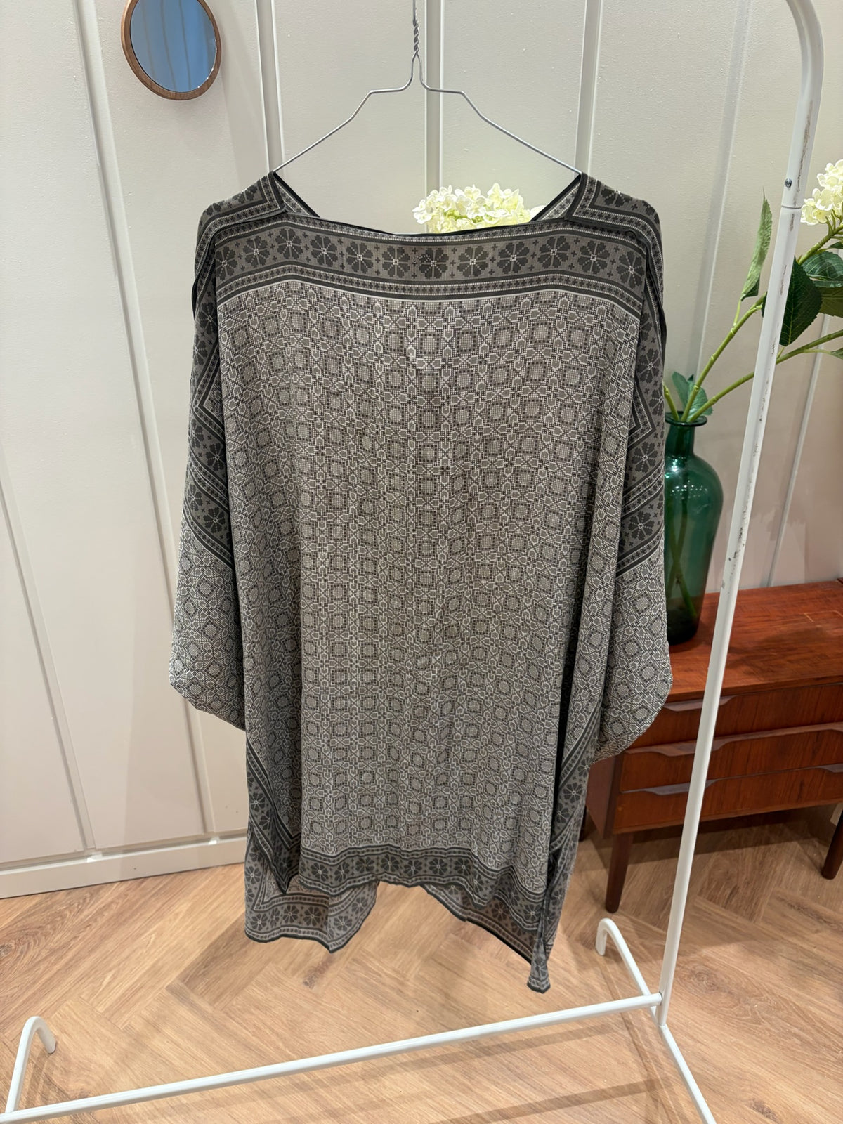 Julie Fagerholt / Heartmade Poncho Blouse