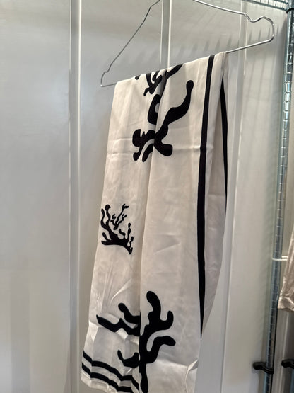 Black &amp; White Set