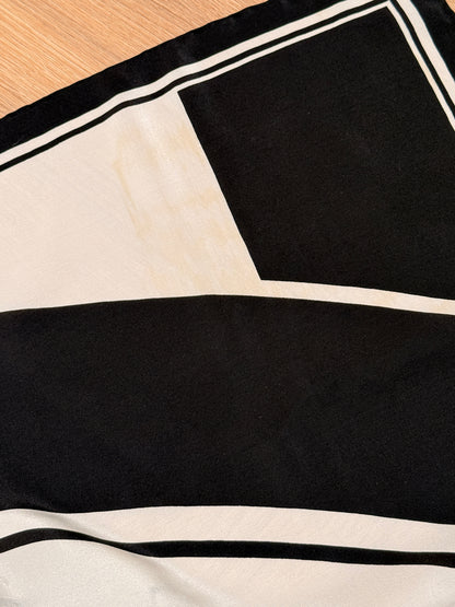Louis Vuitton Silk Scarf "Le Temps du Voyage"