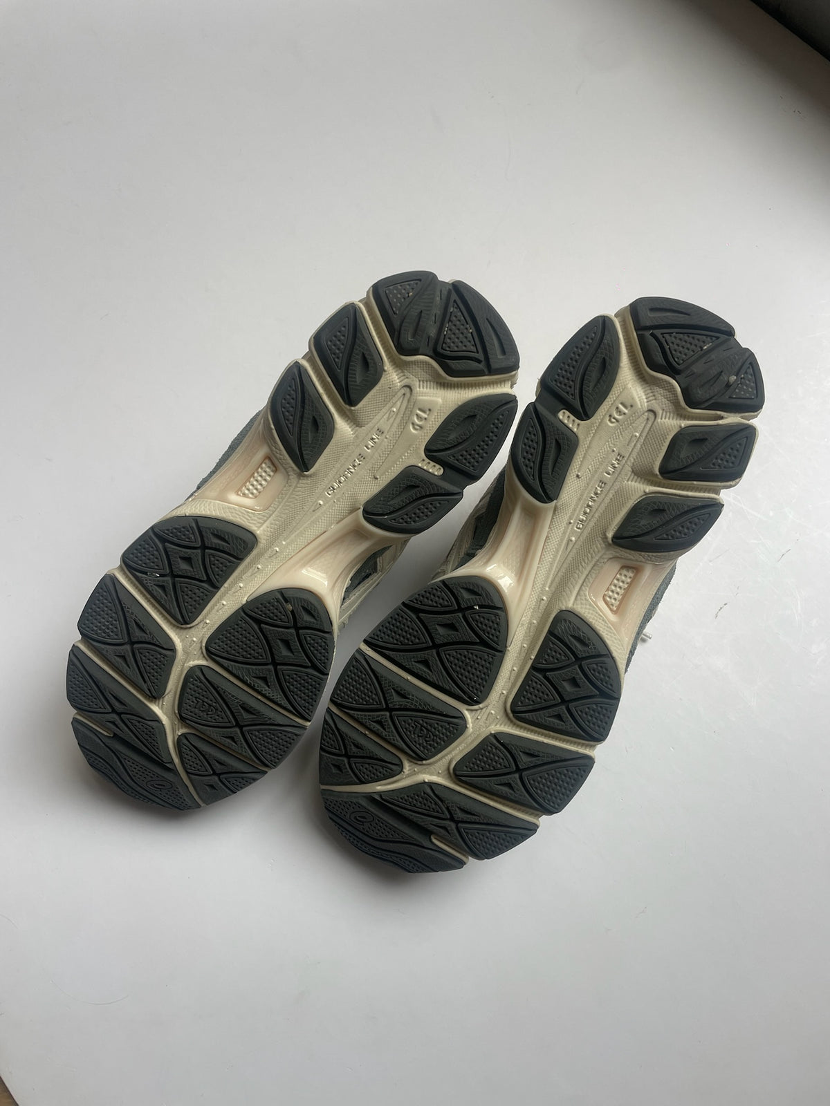 Asics Sneakers