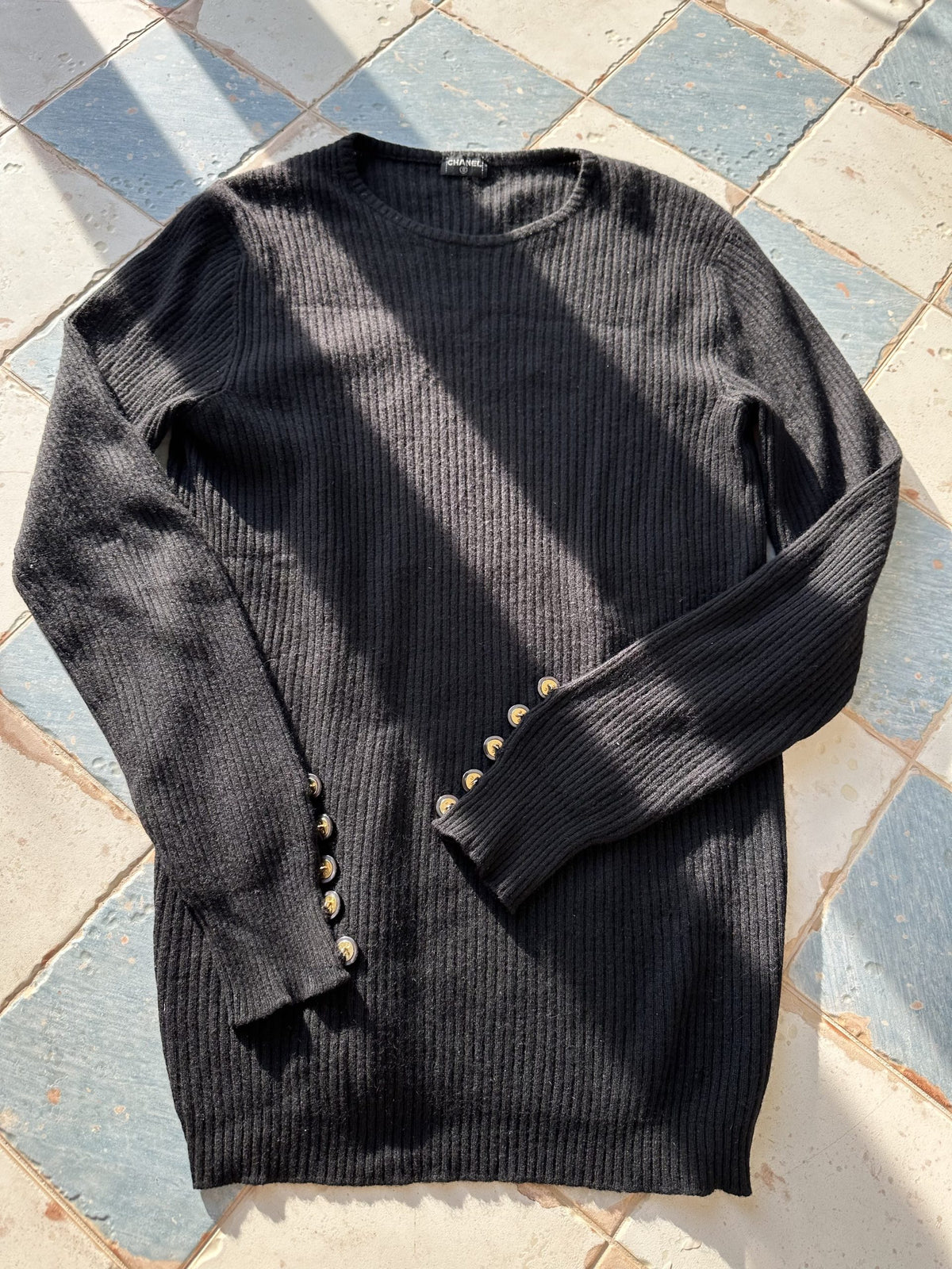 Chanel sweater sort ribbet forfra