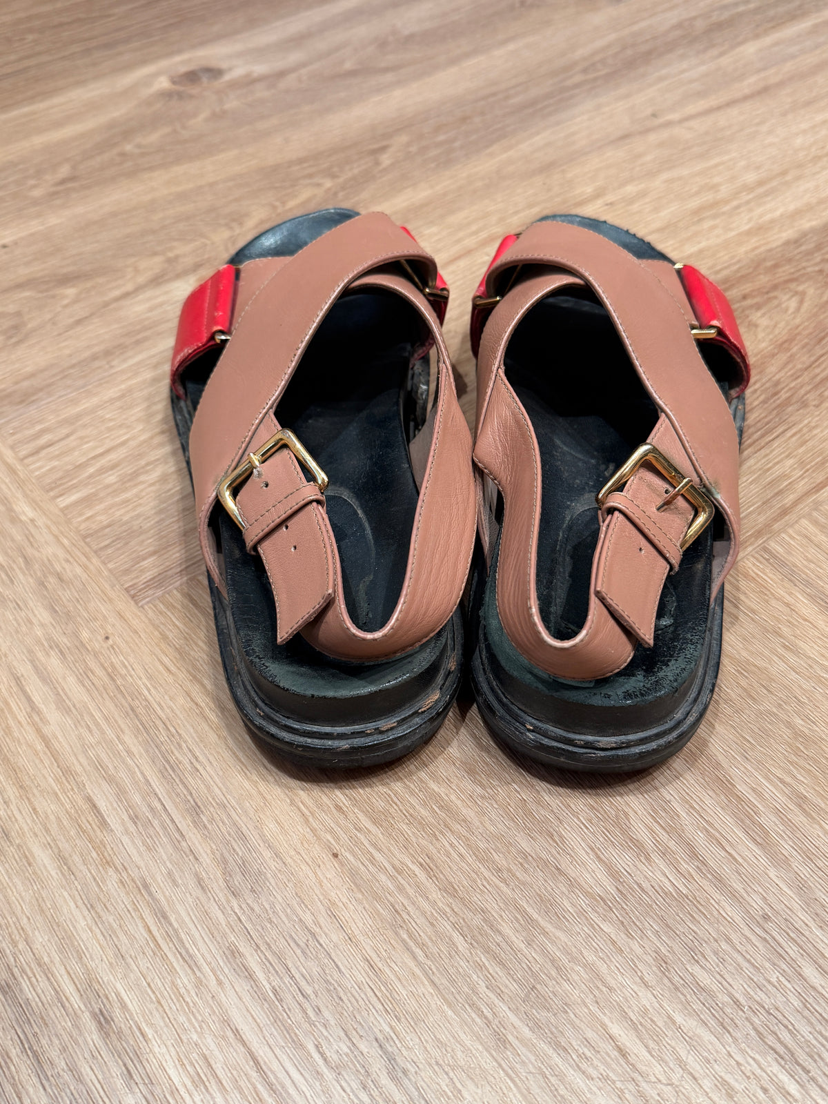 Marni Fussbett Sandals