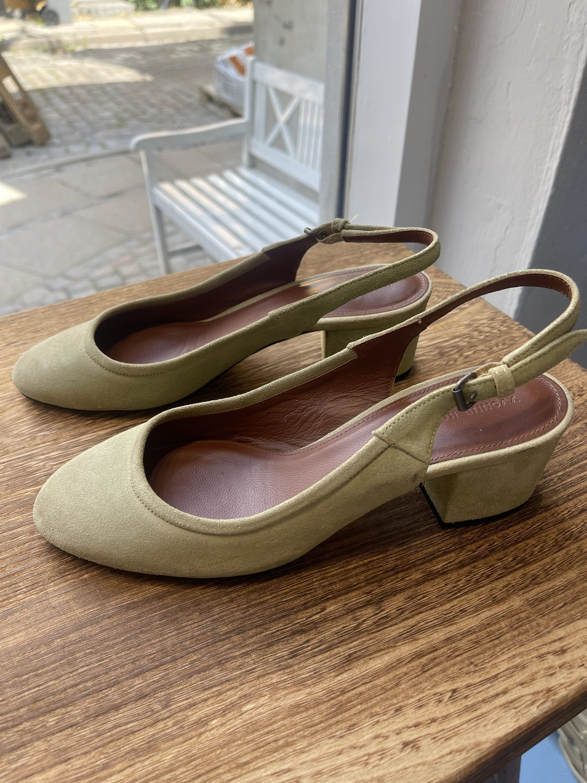 Yvonne Koné Slingback Heels side