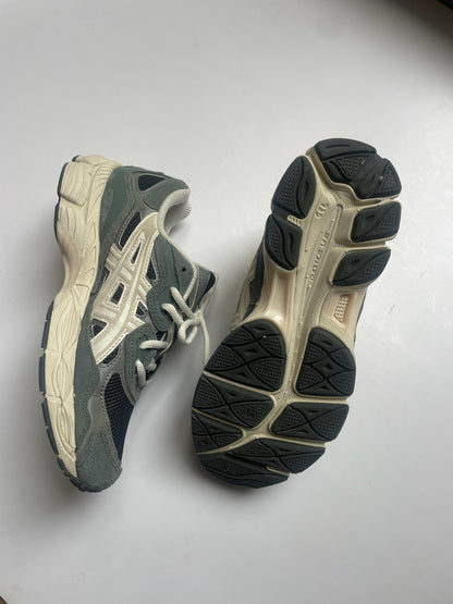 Asics Sneakers