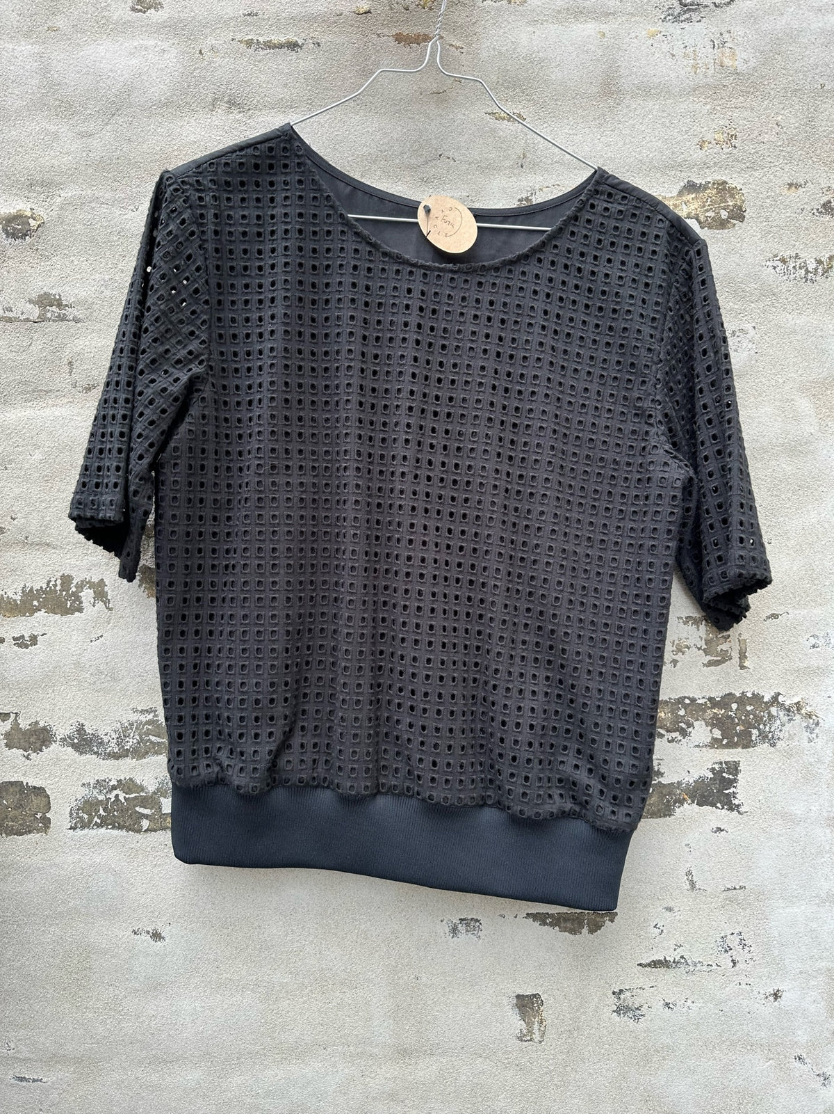 Theory t-shirt sort hullet væg
