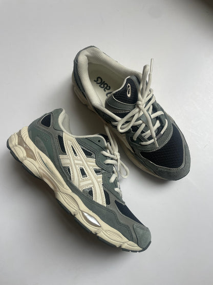 Asics Sneakers