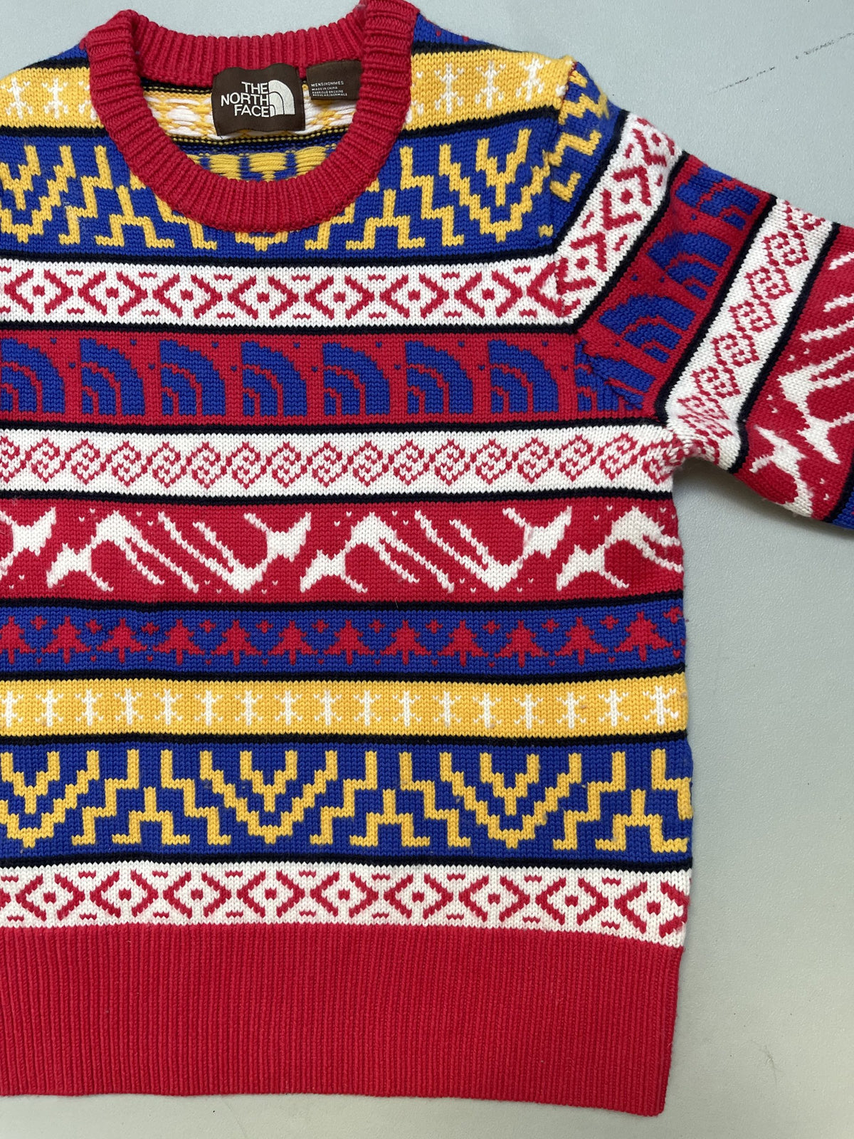 North Face sweater mønstret oppefra