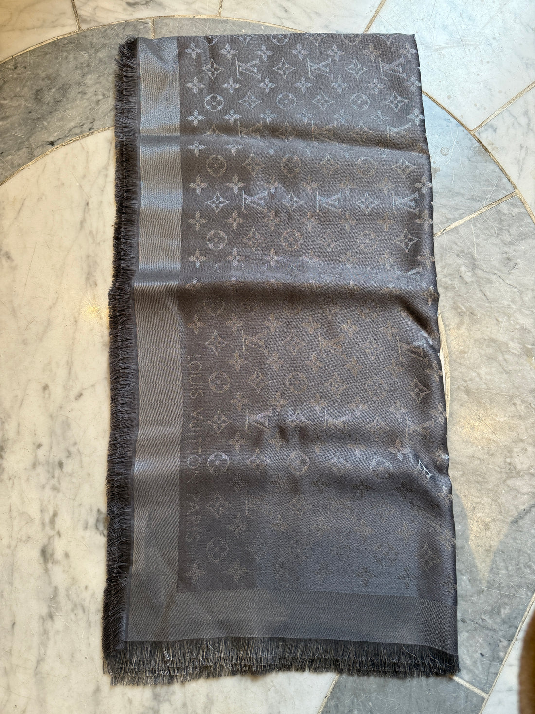 Louis Vuitton Shawl Monogram Scarf