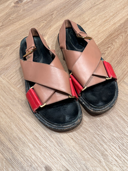 Marni Fussbett Sandals