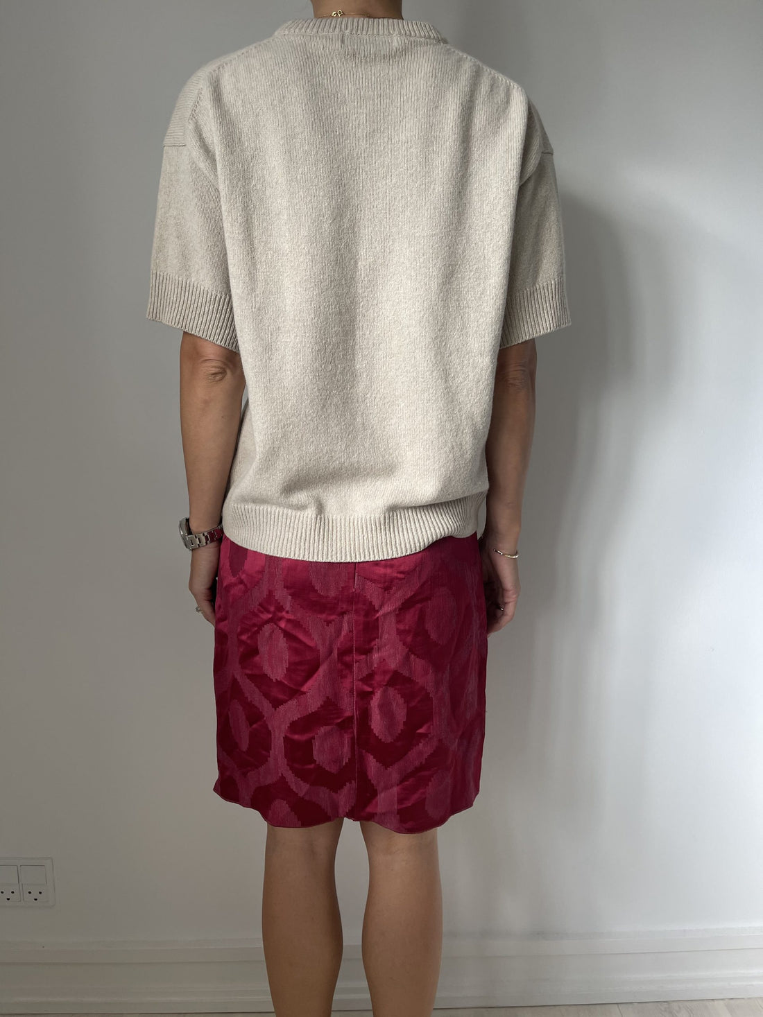 Isabel Marant nederdel rød/bordeaux på model bagfra