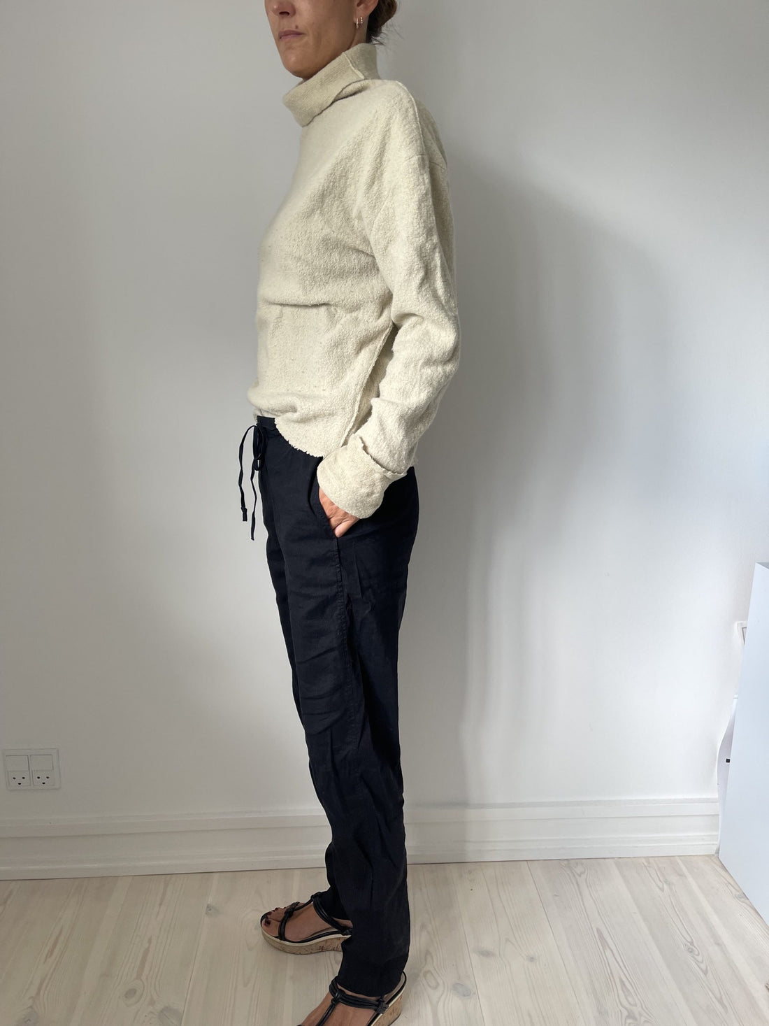 Isabel Marant sweater beige på model side
