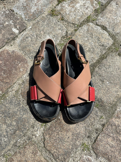Marni Fussbett Sandals